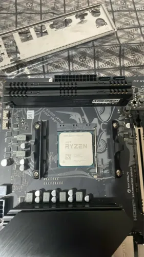 Processador Ryzen 7 5800XT - 6 meses de uso