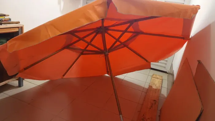 Vendo guarda sol obrerone grande 2,50 mt com capa de naylon