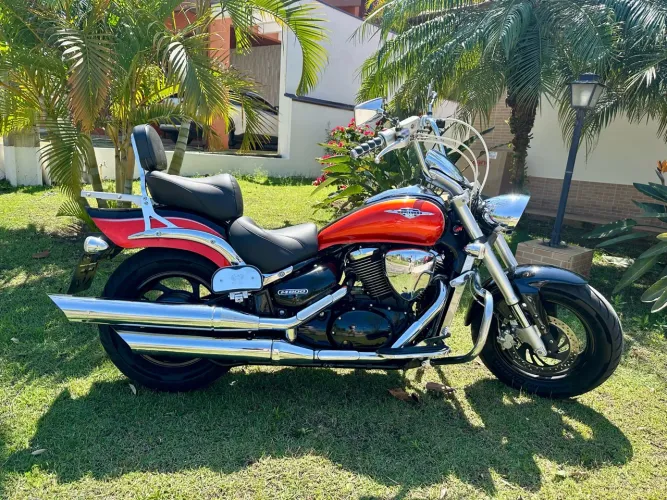 Suzuki Boulevard M800 2011 com apenas 25.500Km