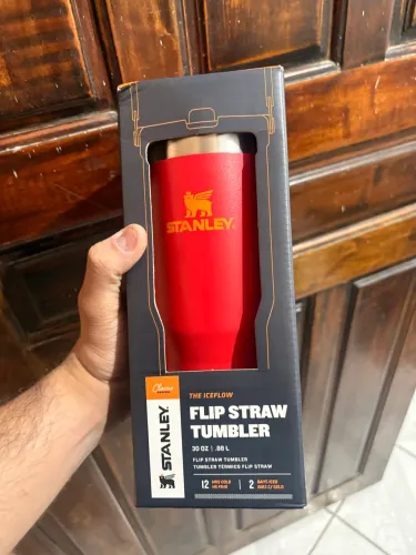 Garrafa Térmica Stanley Tumbler Flip Straw Chili 887ml