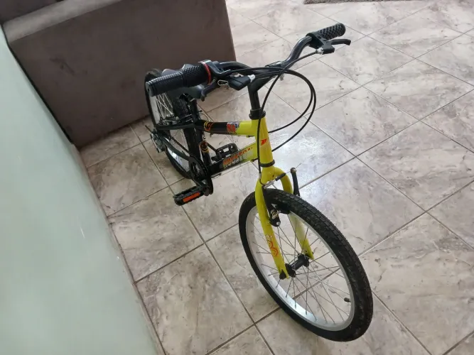 Vendo uma bicicleta novinha!
