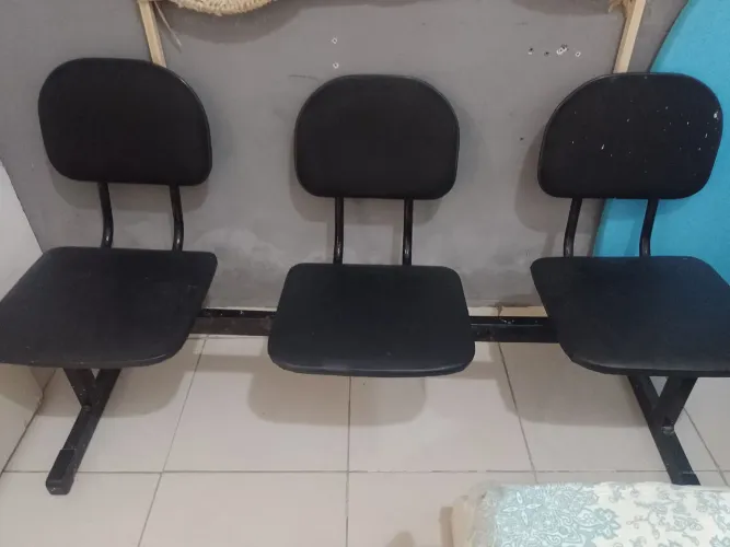 Cadeira em perfeito estado. Motivo da venda não me serve mais.