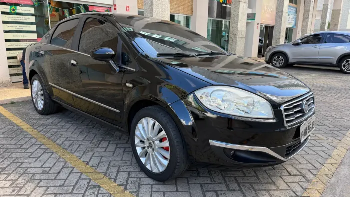 Fiat Linea Essence 1.8 Flex 16V 4P 2016