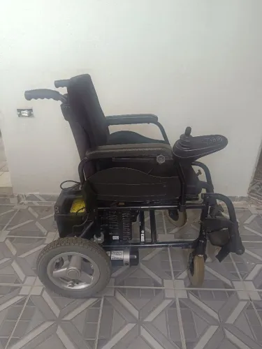 Cadeira de Rodas Motorizada E4 ORTOBRAS Profissional - Baterias Novas 