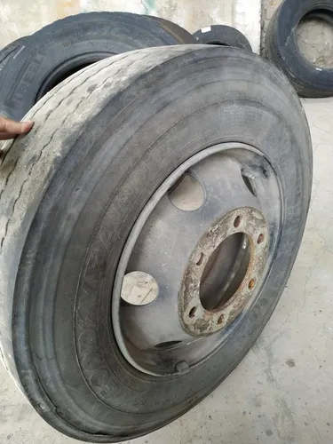 Pneu 215/75 R17,5