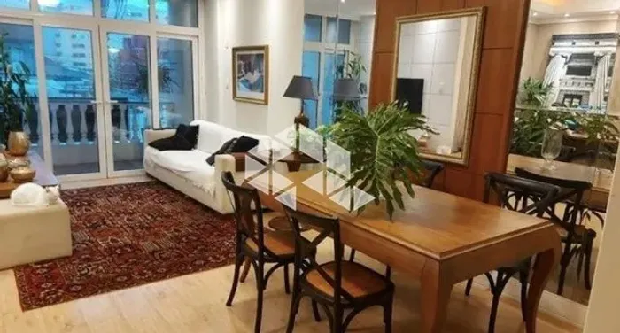 FLORIANóPOLIS - Apartamento Padrão - Centro