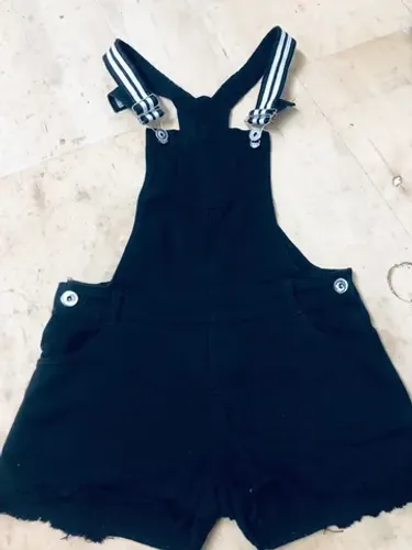 Macacão preto veste 36 e 38