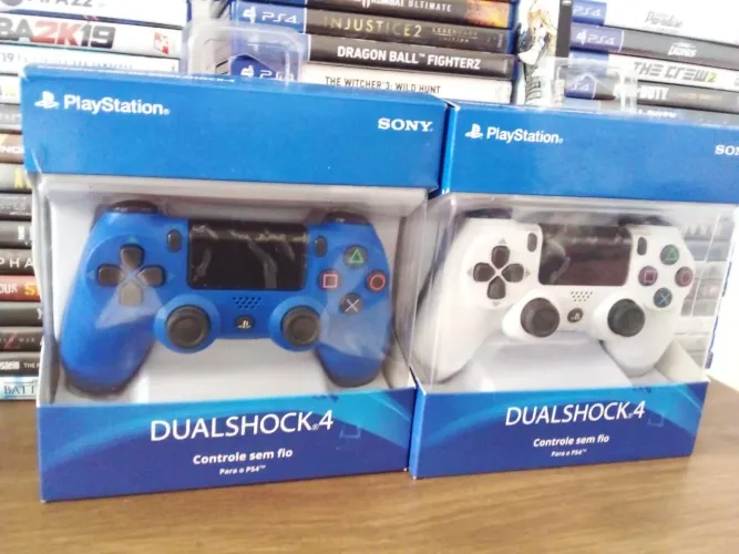 Controle DualShock 4 PS4 - Azul e Branco