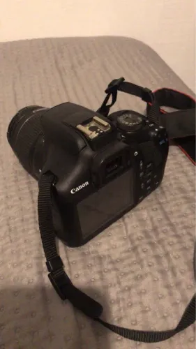 Câmera Digital Canon EOS REBEL T7+ S18-55 