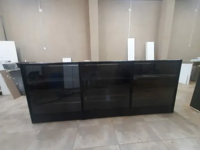 BALCÕES VITRINE C/ VIDRO SUPERIOR MDF