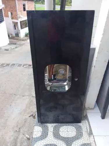 Bancadas e lavatório e nicho