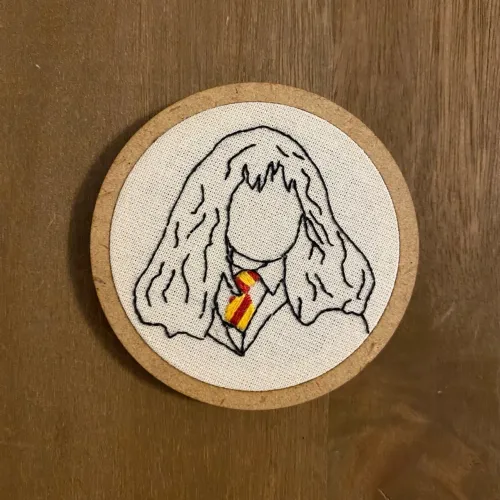 Bordado em bastidor Hermione Granger 8cm