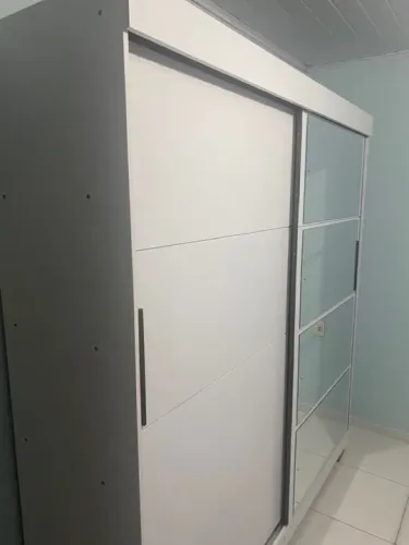 Guarda roupa com design super estiloso novos direto de fábrica!(montagem e frete incluso)