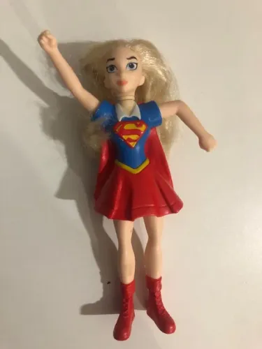 Boneca supergirl 