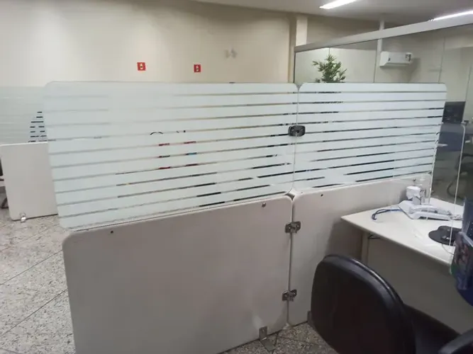 Adesivo para vidro 