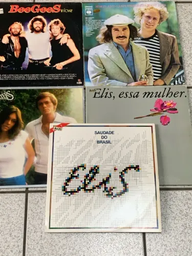 LPs em vinil para e colecionador de Bee Gees, Carpenters, Simon & Garfunkel e Elis Regina