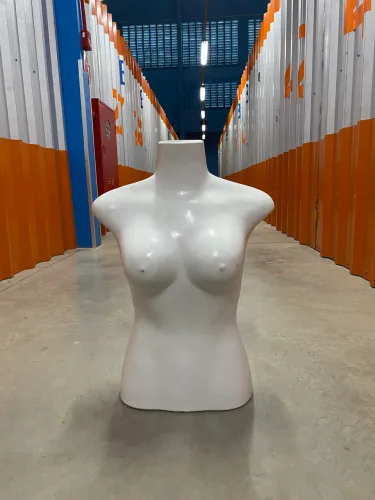 Manequim busto / Plástico branco / tamanho 40 / M