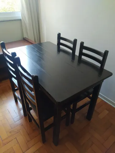 Mesa de Jantar em Madeira Maciça Preta com 4 Cadeiras