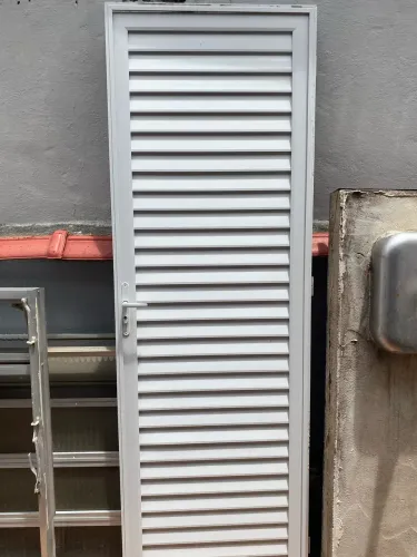 Porta de alumínio 