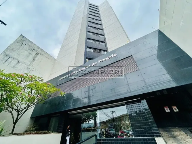 Sala comercial disponível para locação no Centro.