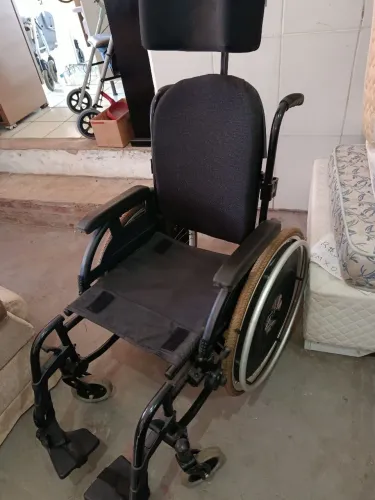 Cadeira de Rodas com Encosto Hummel