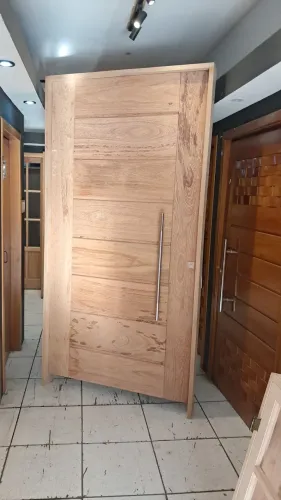 Porta pivotante 245x128mt madeira Angelim
