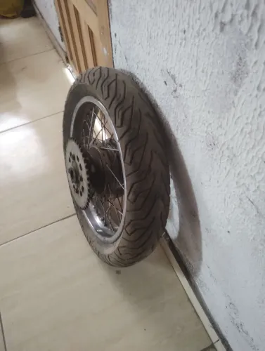 Roda de moto completa