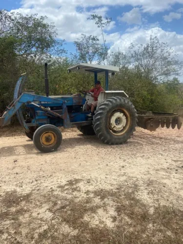 Locação de trator para corte de terra