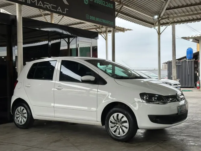 Volkswagen Fox Bluemotion 1.0 MI Total Flex 12V 5P 2014