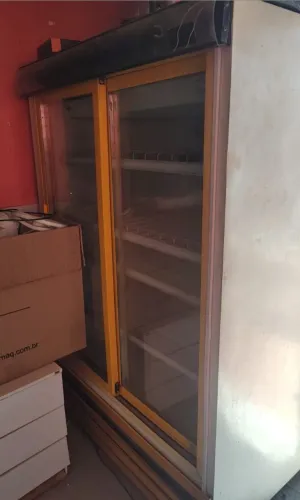 geladeira expositora pra desocupar espaço 