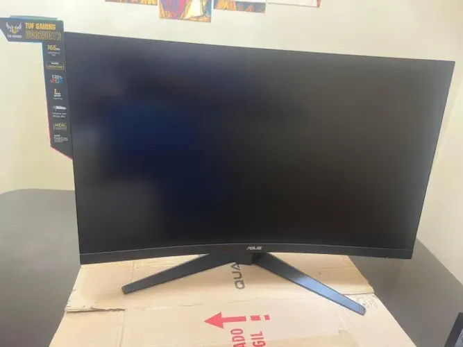 Monitor Gamer ASUS TUF 31.5", QHD, 165Hz, 1ms, HDR, FreeSync Premium, Som Integrado, Preto