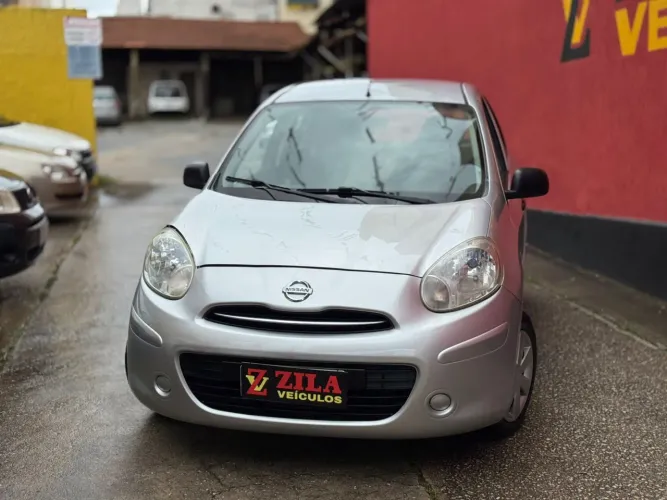 Nissan March 1.0 12V Flex 5P 2013