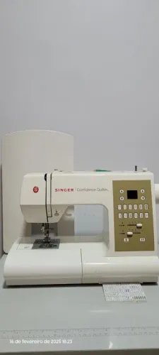 Máquina de Costurar Singer Confidence Quilter