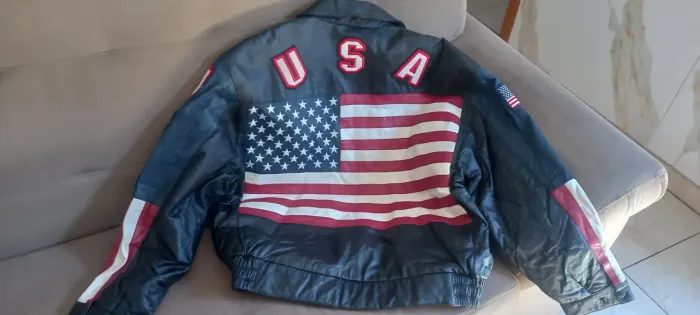 Jaqueta de couro original 700 reais 