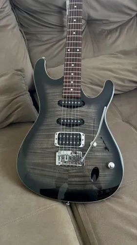 Linda Guitarra Ibanez HSS Flamed top
