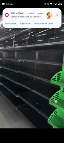 Gôndola reforçada. Medidas: 1,80m.x1,20m.x60cm. 600,00 de canto e 800,00 reais central.