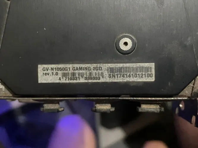 Placa de video gigabyte 2 giga