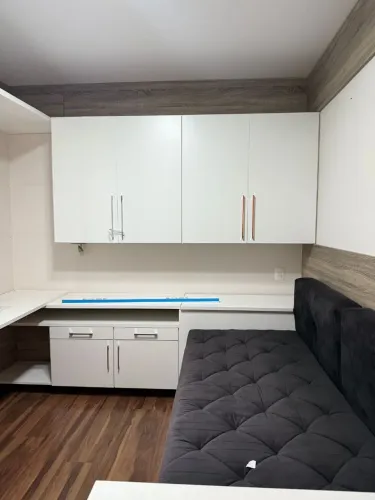 Quarto, escritório.