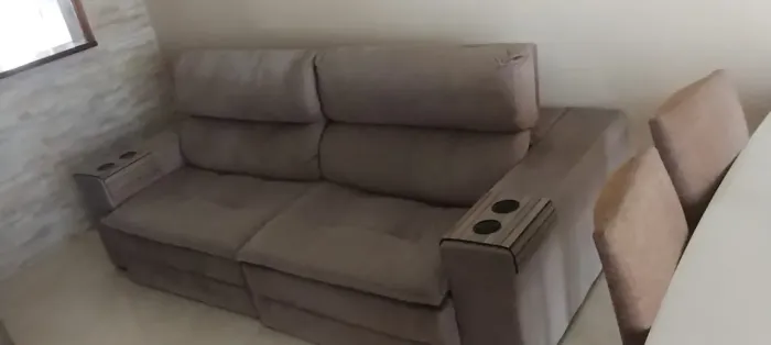 Vendo sofá , guarda roupa com cama de solteiro, rack de sala, ar condicionado 7.500 e 10.0