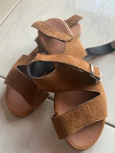 sandália rasteira marron com fivela 35 nova 10/10