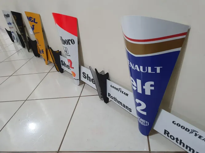 Quadro bico de Fórmula 1 Ayrton