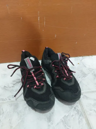 Tenis preto - Tamanho 33
