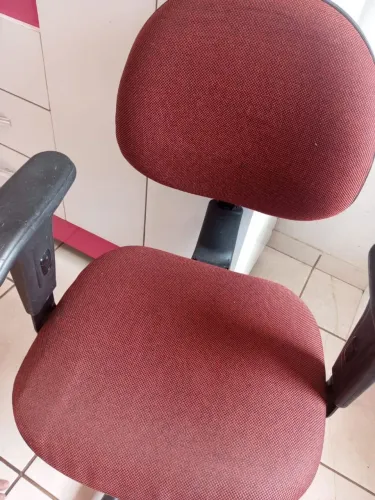 Vende-se cadeira de escritório