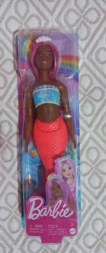 Boneca Barbie sereia negra rosa