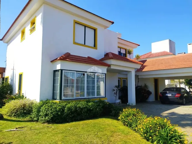 CONDOMÍNIO GREEN VILLAGE GOLF CLUB CASA COM 3 DORMITÓRIOS SENDO TODOS SUÍTES,MOBILIADA COM