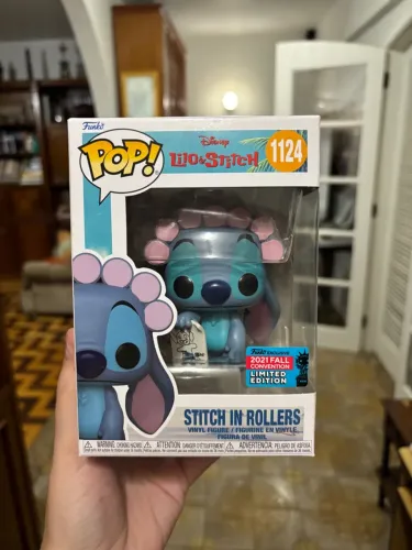 Funko Pop! Lilo & Stitch Stitch in Rollers - Edição Limitada