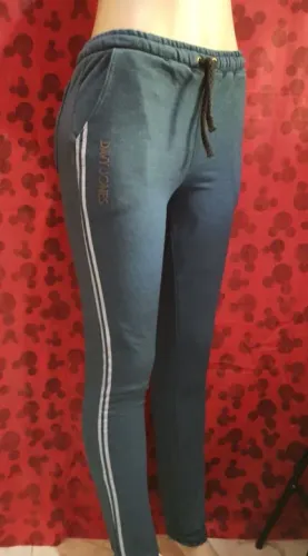 Roupas diversas leia o anúncio