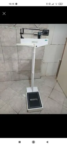 Vendo balança antropométrica mecânica.150kg com estadiômetro de altura. 