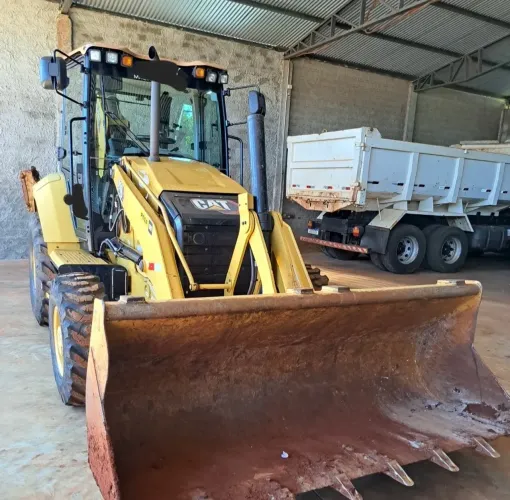 Retroescavadeira CAT 416 2022