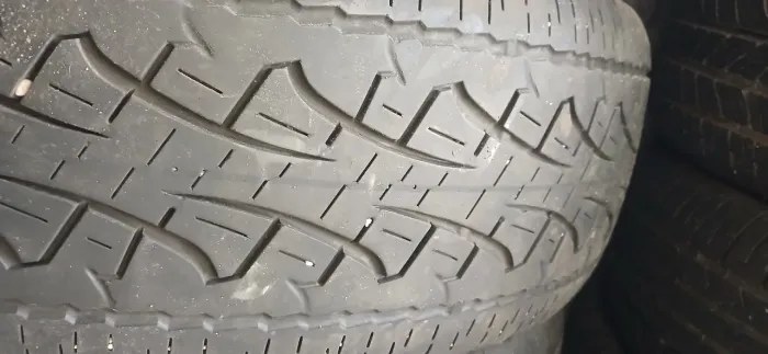 Vendo 2 pneus seminovo 225/60/18 Pirelli Scorpion
